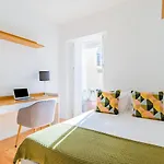 2br Chic&bright With 120sqm. In Campo De Ourique