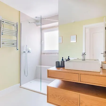 2br Chic&bright With 120sqm. In Campo De Ourique Апартаменты