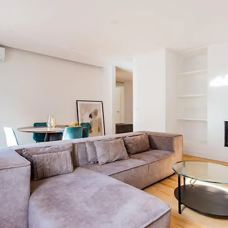 Διαμέρισμα 2br Chic&bright With 120sqm. In Campo De Ourique Lisboa
