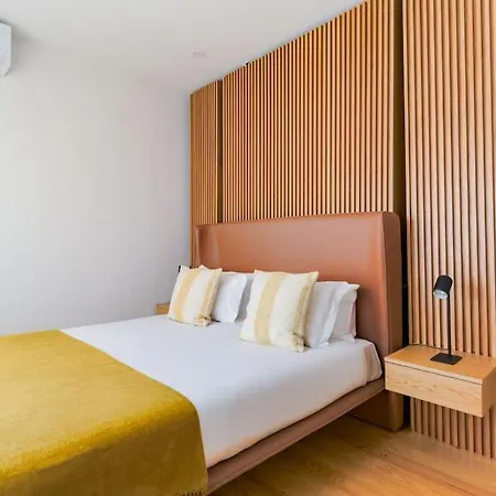 2br Chic&bright With 120sqm. In Campo De Ourique * リスボン