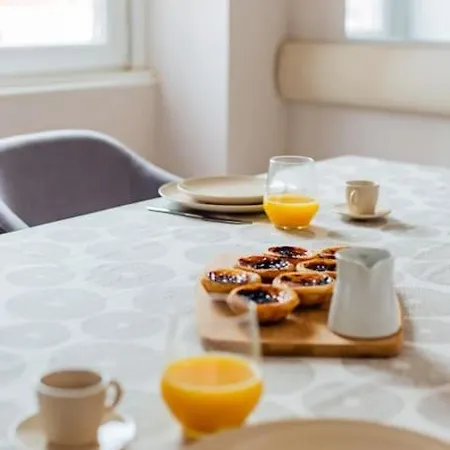 2br Chic&bright With 120sqm. In Campo De Ourique リスボン