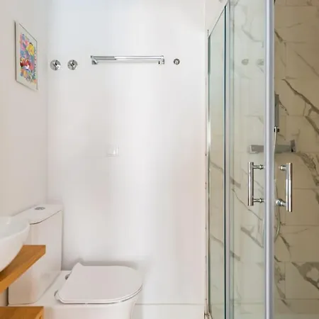 2br Chic&bright With 120sqm. In Campo De Ourique * Лиссабон