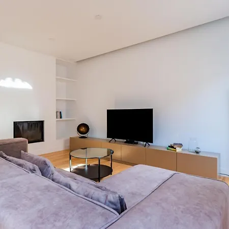 2br Chic&bright With 120sqm. In Campo De Ourique Διαμέρισμα Lisboa