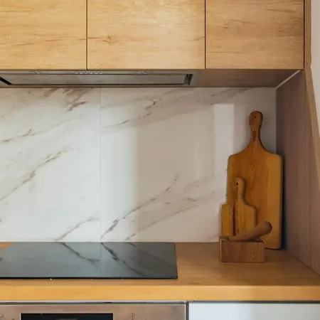 2br Chic&bright With 120sqm. In Campo De Ourique