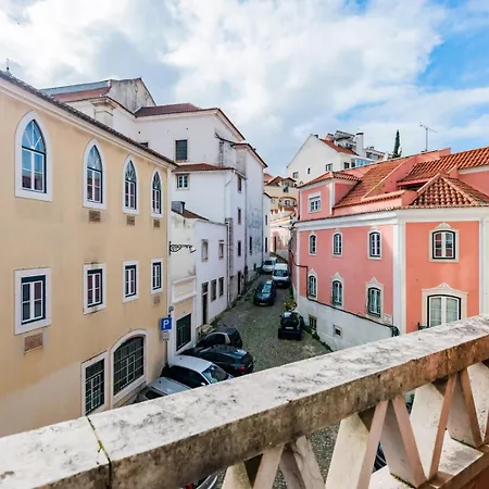 2br Chic&bright With 120sqm. In Campo De Ourique Διαμέρισμα