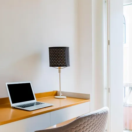 2br Chic&bright With 120sqm. In Campo De Ourique Лиссабон