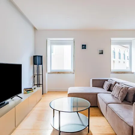 2br Chic&bright With 120sqm. In Campo De Ourique アパート