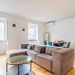 2br Chic&bright With 120sqm. In Campo De Ourique Apartament *