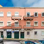 2br Chic&bright With 120sqm. In Campo De Ourique Lizbona
