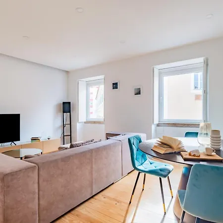 Apartament 2br Chic&bright With 120sqm. In Campo De Ourique Lizbona